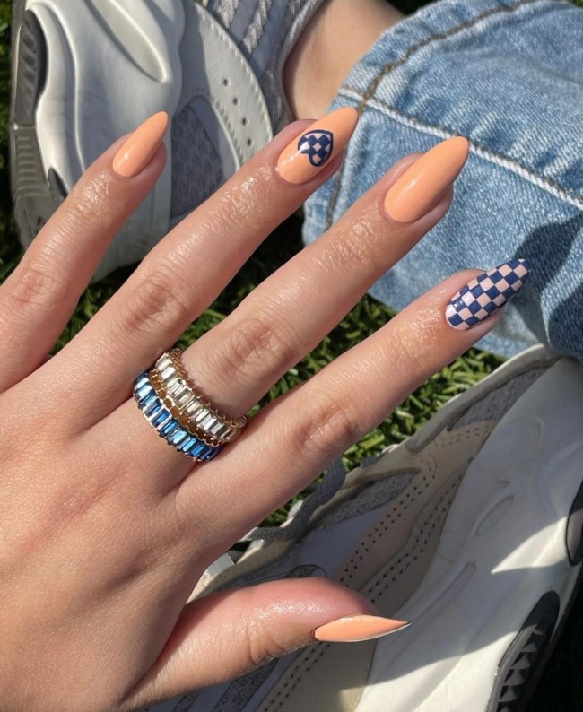 75 The Coolest Checkered Nail Art Designs — Heart Checkered Nails