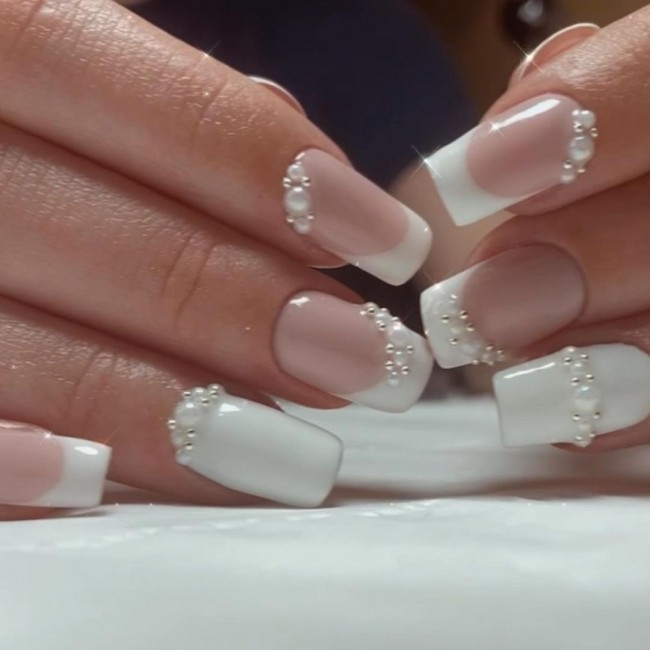 50 Pearl Nail Art That Are Super Pretty — French Mani With Pearls 