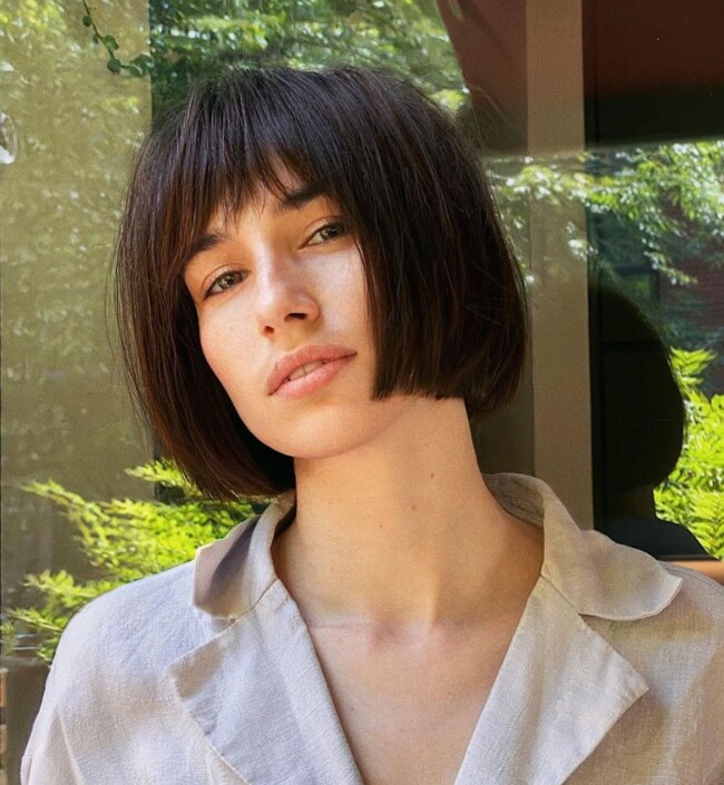 50 Cutest Bob With Bangs Ideas — Dark Hair Chin Length Bob Haircut 8851