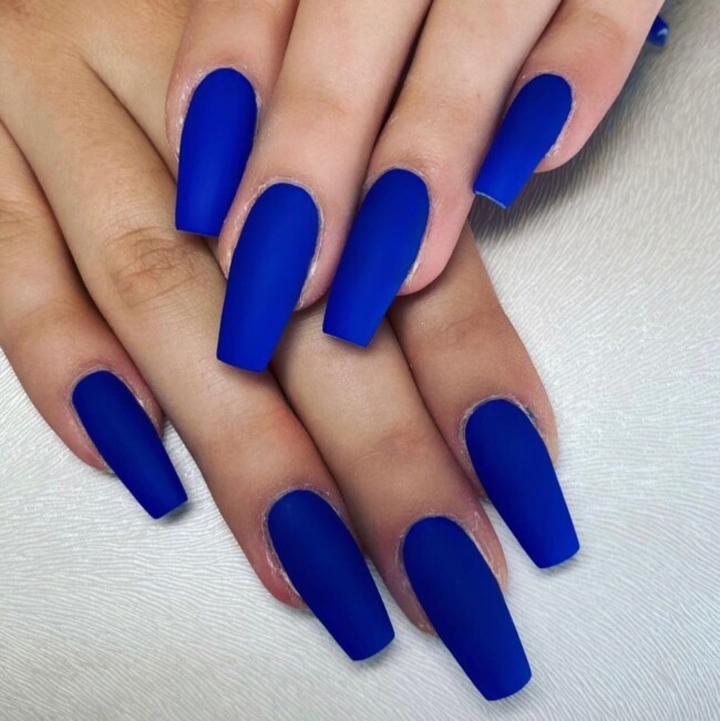 50+ Royal Blue Nail Designs For Everyone — Matte Royal Blue Nail Art Design