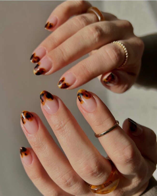 75 Ways To Wear Tortoiseshell Nails — Heart Tip Tortoiseshell