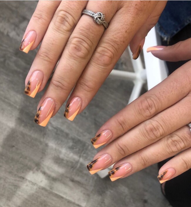 75 Ways To Wear Tortoiseshell Nails — Peach & Tortoiseshell V Tip Nails