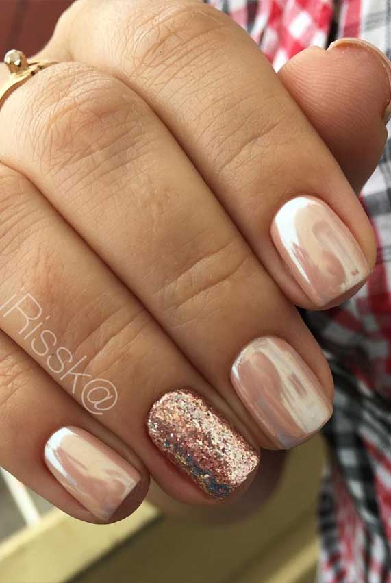 30 Cute Short Nail Ideas To Wear In 2023 : Glazed Donut Short Nails