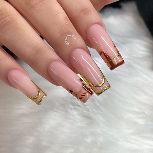 Pink nails with French gold outline