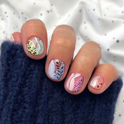 Short pastel abstract nails