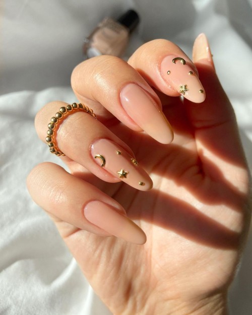 16+ Nude Nails That’re elegant and timeless : Nude Nails & Celestial Charms 