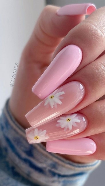 Pink coffin nails with flower details