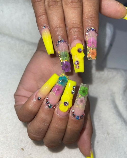 mismatched yellow and clear nails, encapsulated nails, gel encapsulated nails, encapsulated nails designs, encapsulated nail art acrylic, encapsulated butterfly nails, encapsulated nails ideas