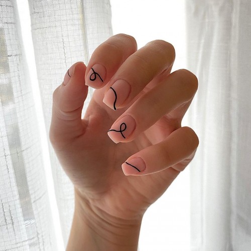 14+ Minimalist Abstract Nail Art For Short Nails : black line nails