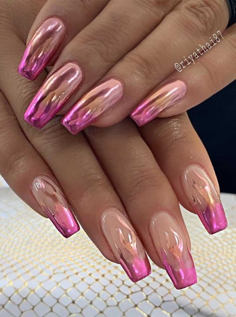 16 Cute Nail Designs for Summer : Ombre Pink and Rose Gold Chrome Nails