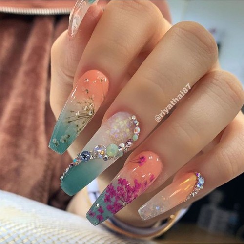 16 Cute Nail Designs for Summer : Encapsulated Nails Flowers