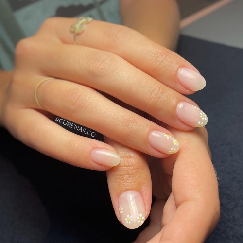 29+ The Best Neutral Nails : Neutral Nails with Flower Tips