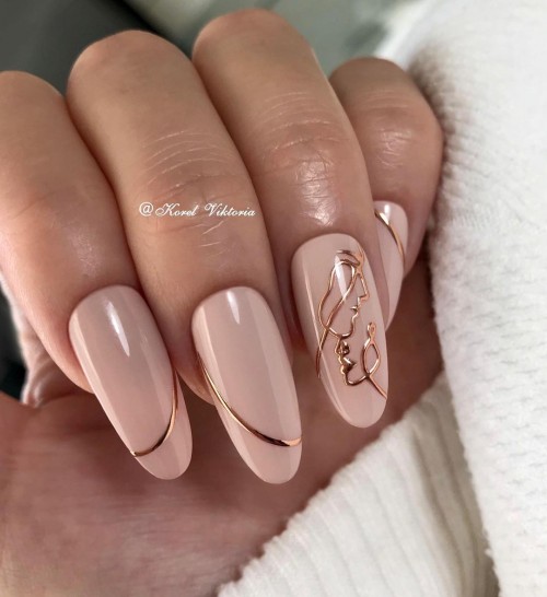 29+ The Best Neutral Nails : Neutral Nails with Gold Abstract Detail