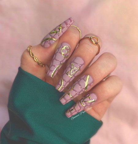 mauve colored snakeskin nails, coffin nails, snakeskin print nails, nail art designs, coffin nails, fall nail art designs, animal print nail designs, snakeskin nails designs