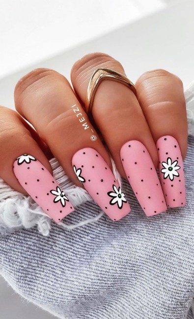 31+ Trendy Summer Nails to Make You Shine : Pink Nail Art