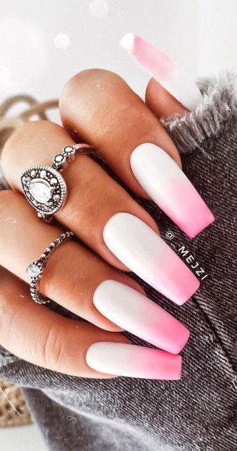 31+ Trendy Summer Nails to Make You Shine : Pink Ombre Nails