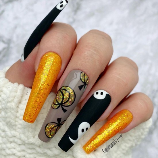 22 Cute Halloween Nail Art Ideas 2021 : Mix and Match Black and Yellow Shimmery Halloween Nails