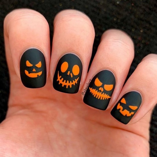 22 Cute Halloween Nail Art Ideas 2021 : Black and Orange Spooky Halloween Short Nails