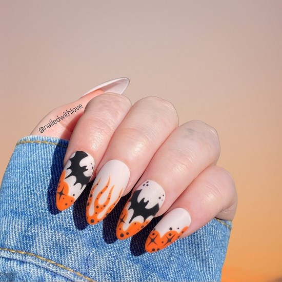 22 Cute Halloween Nail Art Ideas 2021 : Spooky Bat Halloween Nails