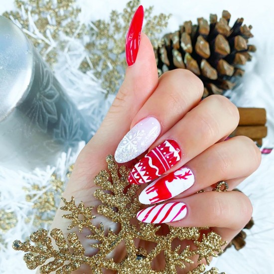 Red and White Festive Nails— Christmas Nails Designs