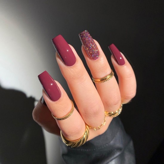 Glitter and Cinnamon Rose Color Nails — Cute Fall Nail Art Designs of 2021