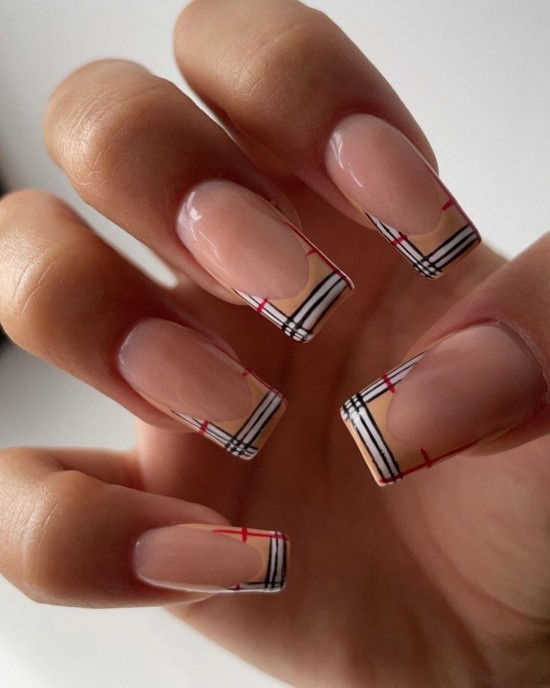 15 Plaid Nail Designs That Are Perfect For Fall : French Plaid Nails