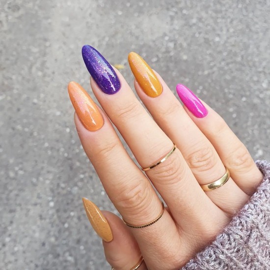 20 Cute Autumn Nails 2021 — Jewel Toned Almond Nails