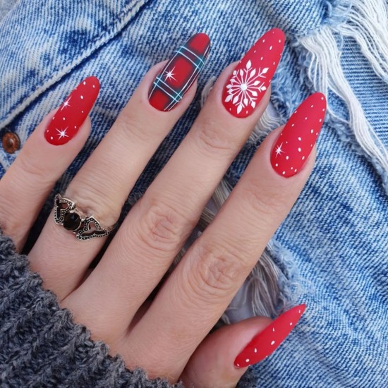 15 Mix and Match Christmas Nail Designs — Tartan, Star and Snowflake Red Festive Manicure