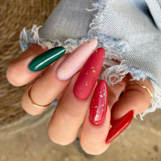 17 Different Color Nails The Latest Fall Nail Polish Colors : Green, Pink and Red Fall Nails