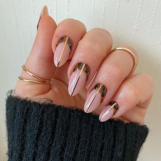 tortoiseshell cuffs, cuff nails, reverse french nail designs, reverse french tip, french nail designs 2021, french tips, reverse french manicure, reverse french manicure 2021, reverse french nails gold