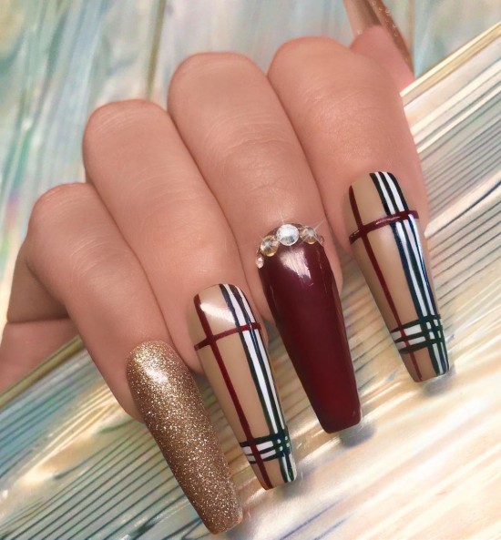 plaid nail designs, fall nails, fall nails 2021, plaid nails, fall nail trends 2021, fall nail colors 2021, wine color nails, plaid nails coffin