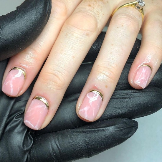 20 Reverse French Manicure Ideas That Are So Cute — Rose quartz with gold foil cuffs