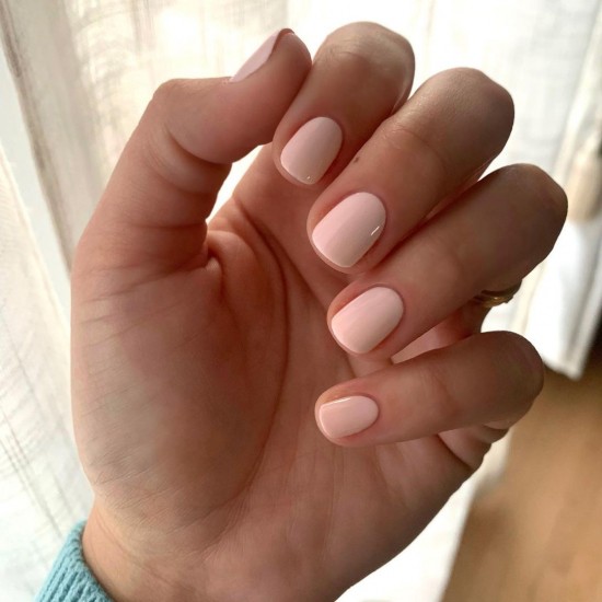 short pink nails, how to take care of nails naturally, how to take care of nails at home, healthy nails vs unhealthy, unhealthy nails, what is the benefit of having healthy nails, how to look after your cuticles, how to take care of hands and nails at home, healthy natural nails, pretty natural nails