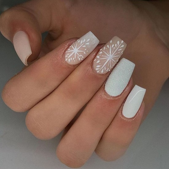 15 White Snowflake Nail Designs — Snowflake nails with glitter powder nails