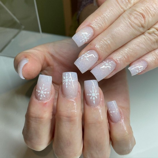 15 White Snowflake Nail Designs — Ombre Shimmery Winter Nails