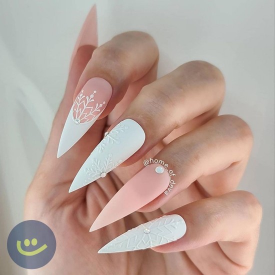 snowflake nails, white snowflake nail designs, white snowflake nails, nail trends winter 2021, neutral winter nails, winter nails designs 2021, winter nails colours, winter nails 2021 stiletto, winter nails stiletto, winter nails design