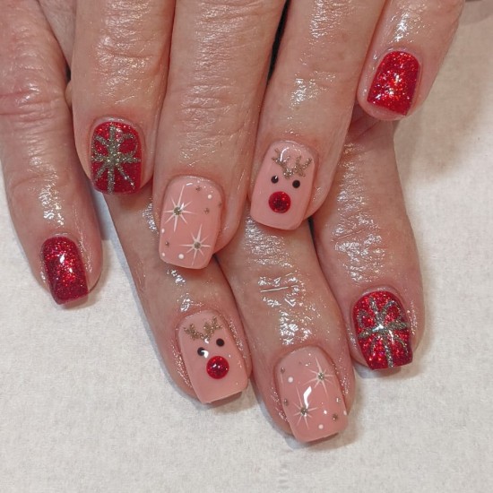 The 25 Prettiest Christmas & Holiday Nails — Snowflake, Snowman & Red Nails