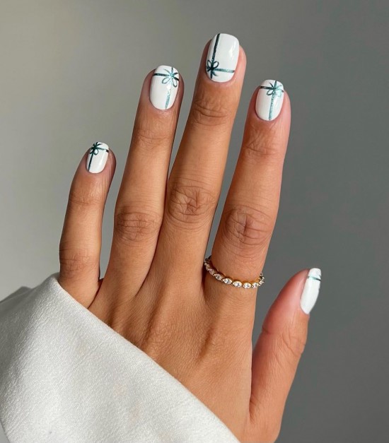 The 25 Prettiest Christmas & Holiday Nails — Present Nails with Subtle Shimmery