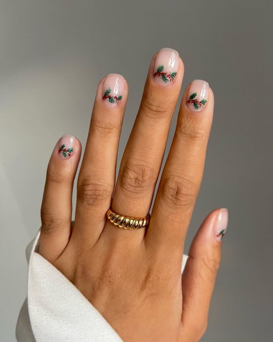 The 25 Prettiest Christmas & Holiday Nails — Foliage Cuff Nails