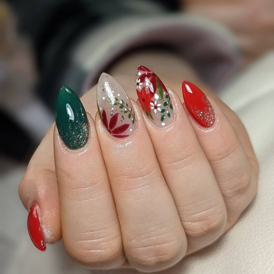 The 25 Prettiest Christmas & Holiday Nails — Red and Green Floral Christmas Nails