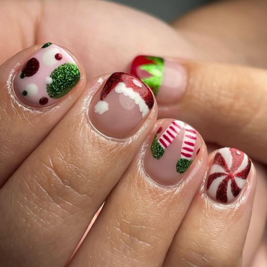 The 25 Prettiest Christmas & Holiday Nails — Fun Christmas Short Nails