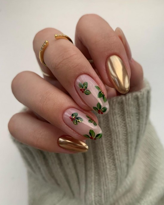 The 25 Prettiest Christmas & Holiday Nails — Festive Foliage & Gold Chrome Nails