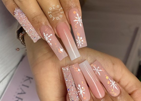 28 Pretty Festive Christmas Nail Art Ideas — Ombre Nude Pink Christmas Nails