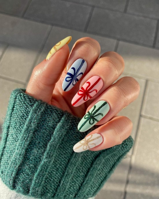 28 Pretty Festive Christmas Nail Art Ideas — Different Color Christmas Present Nails