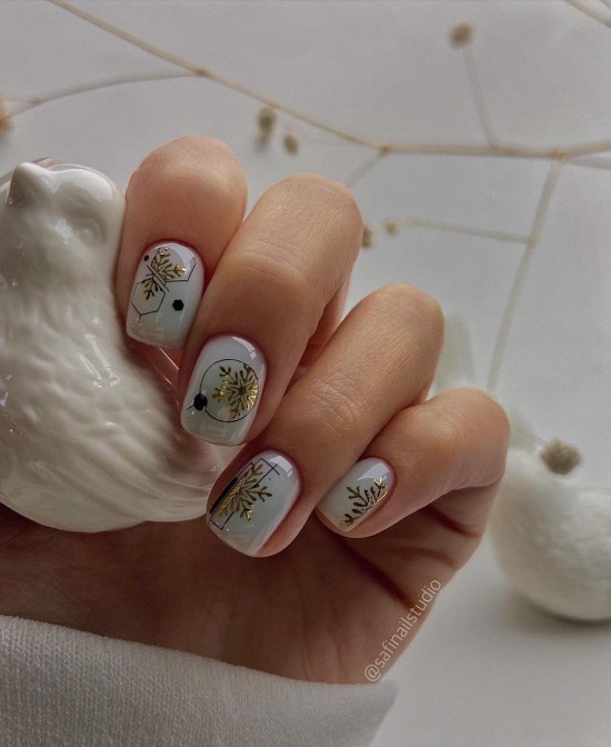 28 Pretty Festive Christmas Nail Art Ideas — Snowflake Festive Nails