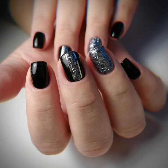 25 Awesome New Year’s Eve Nail Art Ideas : Grey Glitter & Black Nails