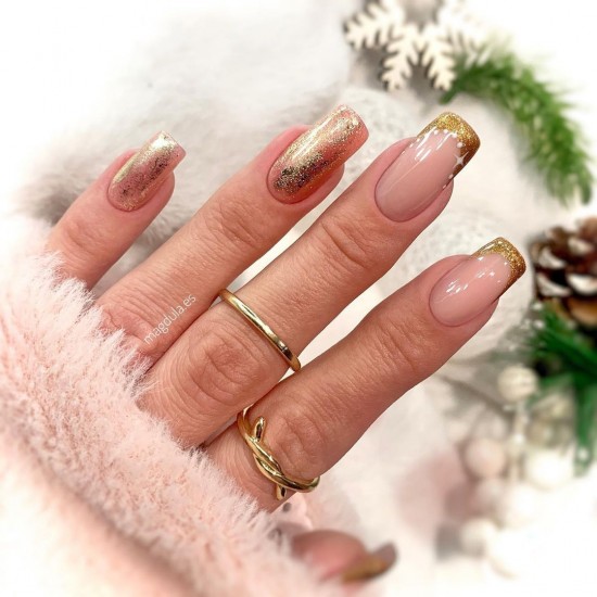 new year's eve nails 2021, new years eve nails 2022, holiday nails designs, nails for new years 2021, new year's nails 2022, black nails for new years, january nails, new year nails 2022, new years nails acrylic, black and gold new year's eve nails