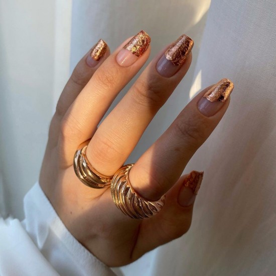 25 Awesome New Year’s Eve Nail Art Ideas : Rose Gold Leaf Nails