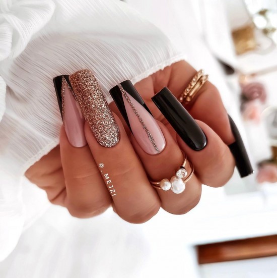 25 Awesome New Year’s Eve Nail Art Ideas : Glitter Black French Tip Nail Design