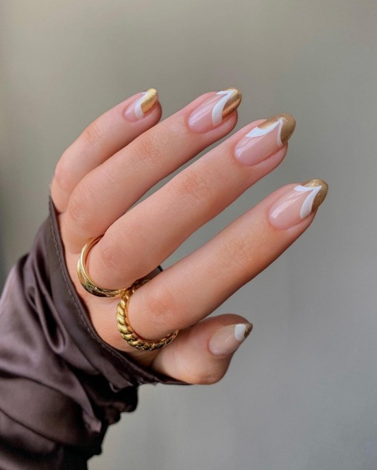 25 Awesome New Year’s Eve Nail Art Ideas : Gold and White Abstract Tip Nails